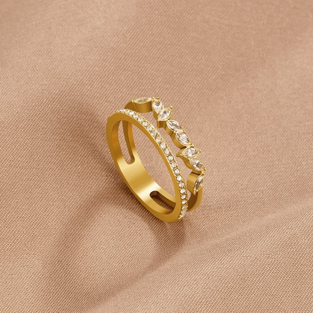 Anello in Cristallo Mia in Oro 18K