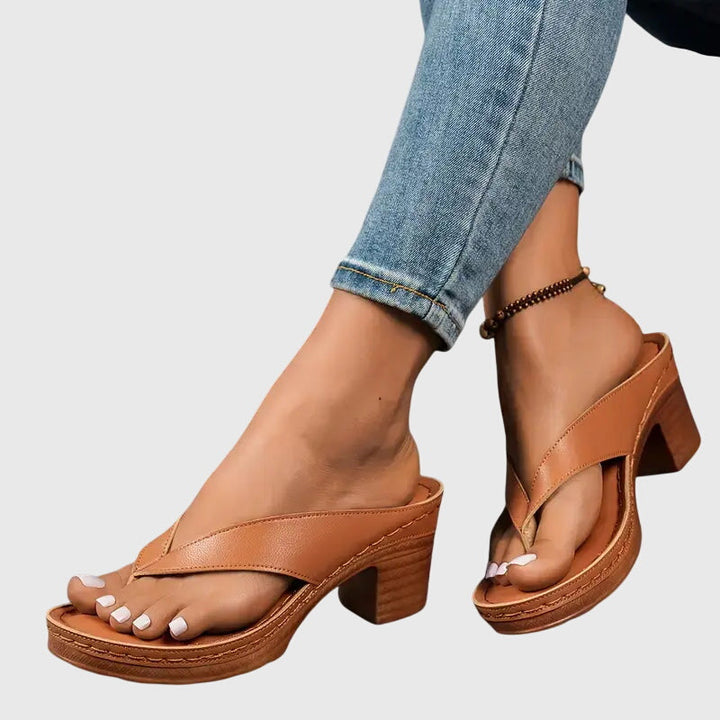 LAURA – Sandalo comfort con fasce
