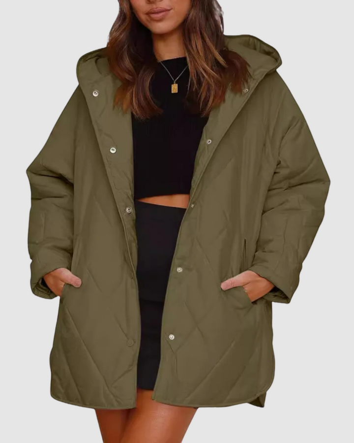 CRISTIANA, cappotto trapuntato con cappuccio, indossato – Luna Moda