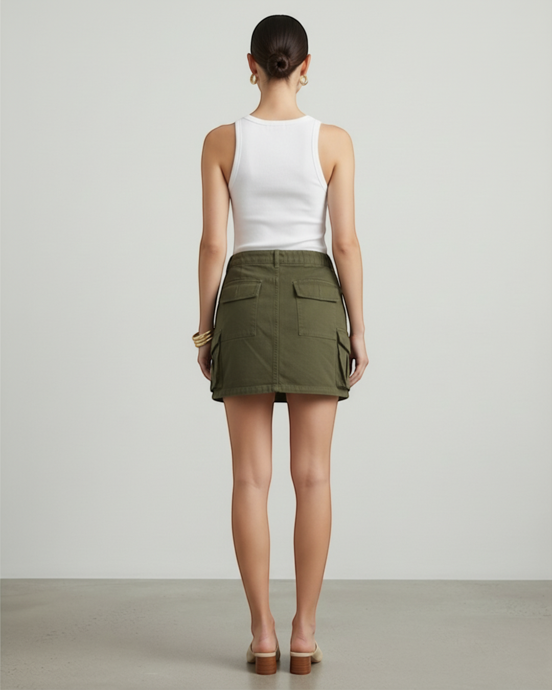 IVANA – Minigonna cargo con tasche multiple e vita elasticizzata