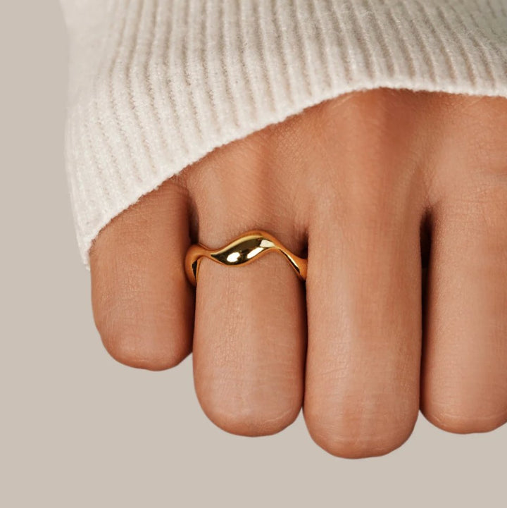 Anello Wave in Oro 18K