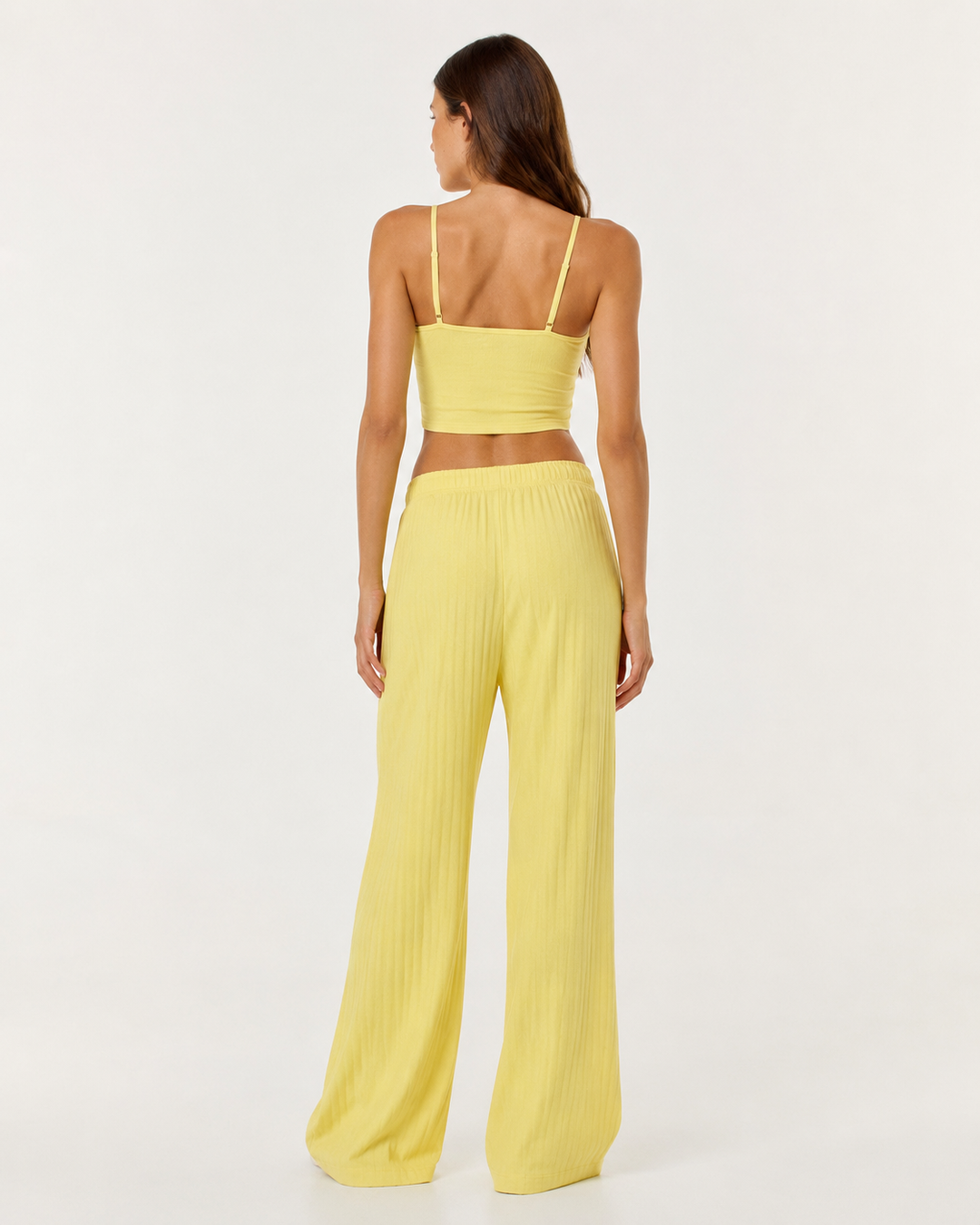 Completo lounge in maglia morbida – top corto e pantaloni larghi