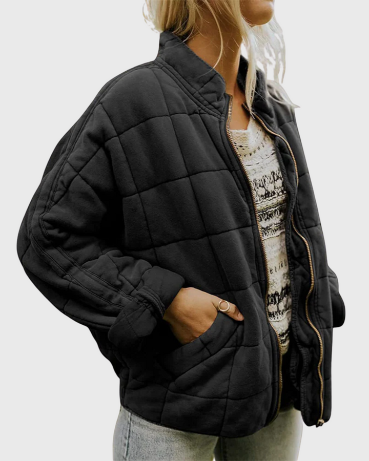 VIOLETTA, giacca trapuntata oversize, indossata – Luna Moda