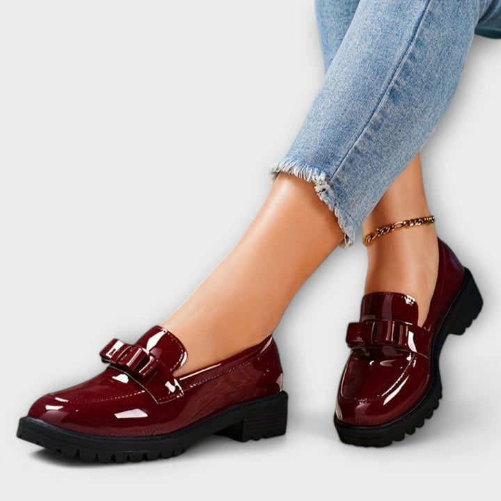 Valentina – Mocassino verniciato con fiocco