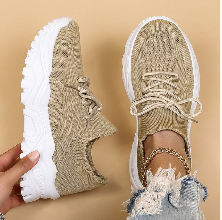 Candida – Sneakers con lacci e calzini in bianco | Luna Moda