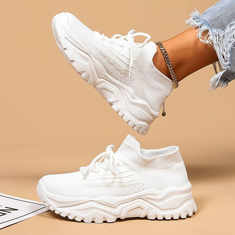 Candida – Sneakers con lacci e calzini in bianco | Luna Moda