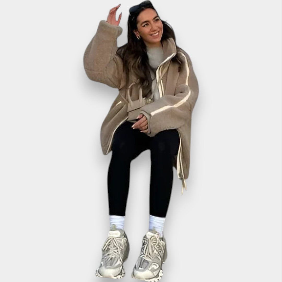 Anastasia – Cappotto ampio in pile con zip e cappuccio