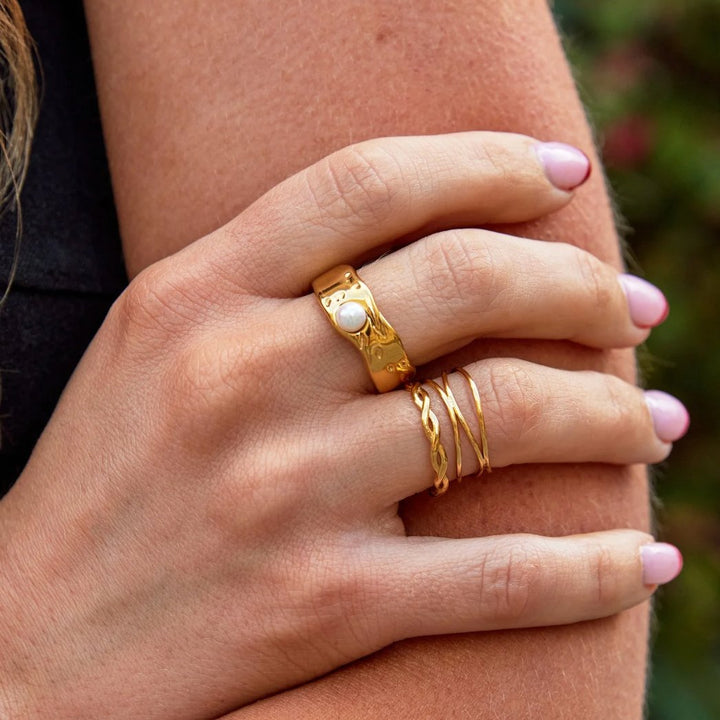 Anello a Vortice in Oro 18K Infinity