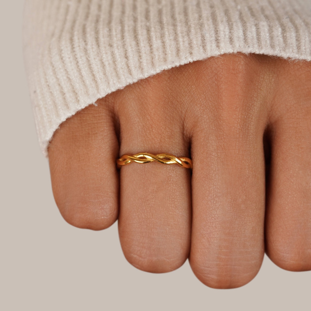 Anello a Vortice in Oro 18K Infinity