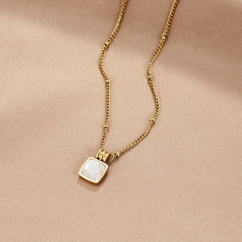 Collana con pendente a conchiglia bianca Lucia