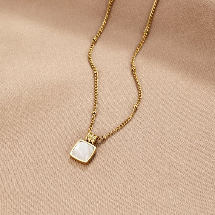 Collana con pendente a conchiglia bianca Lucia