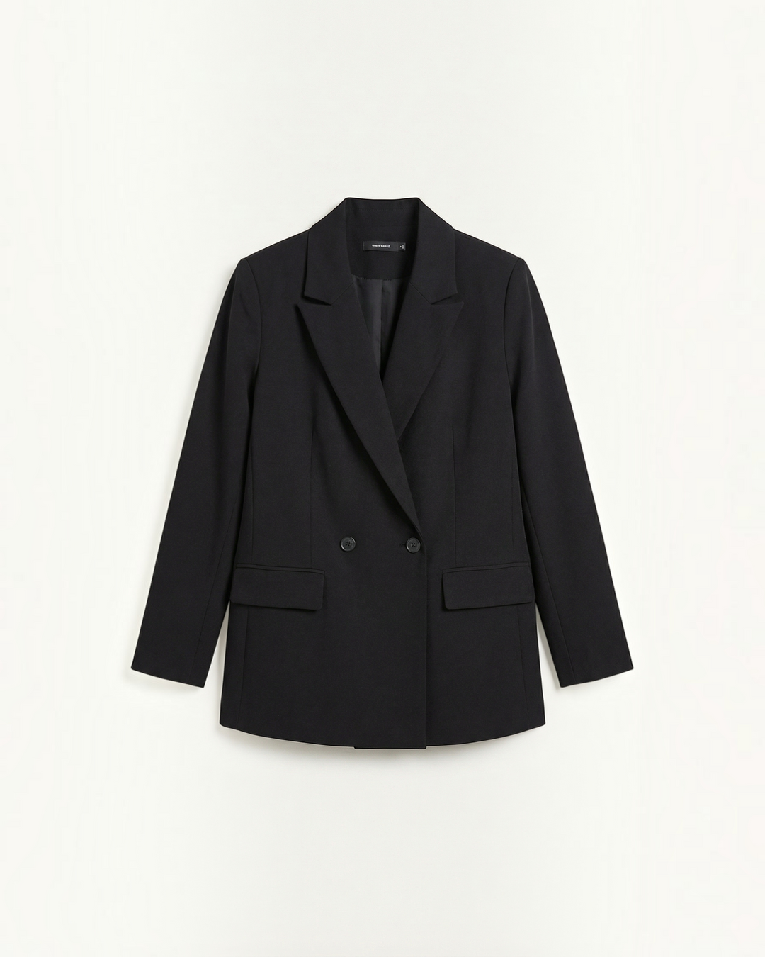 Luna Moda Felicia long black blazer with padded shoulders, tailored waist, and double-breasted button closure.