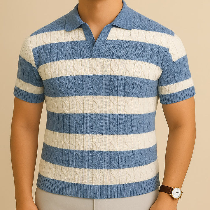 Polo Luna Moda dal taglio slim in maglia a trecce a righe blu e bianche, con un moderno design dal colletto aperto
