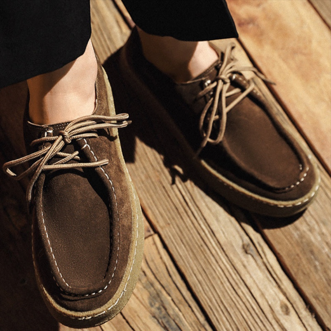 Luna Moda BRYAN brown suede leather lace-up moccasins with visible stitching and rubber soles on wooden floor