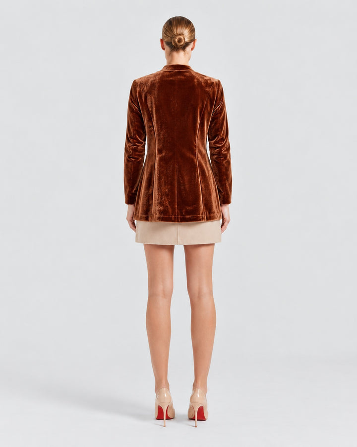 Luna Moda Donatella brown velvet blazer worn by a woman from the back, featuring a tailored fit and hip length.
