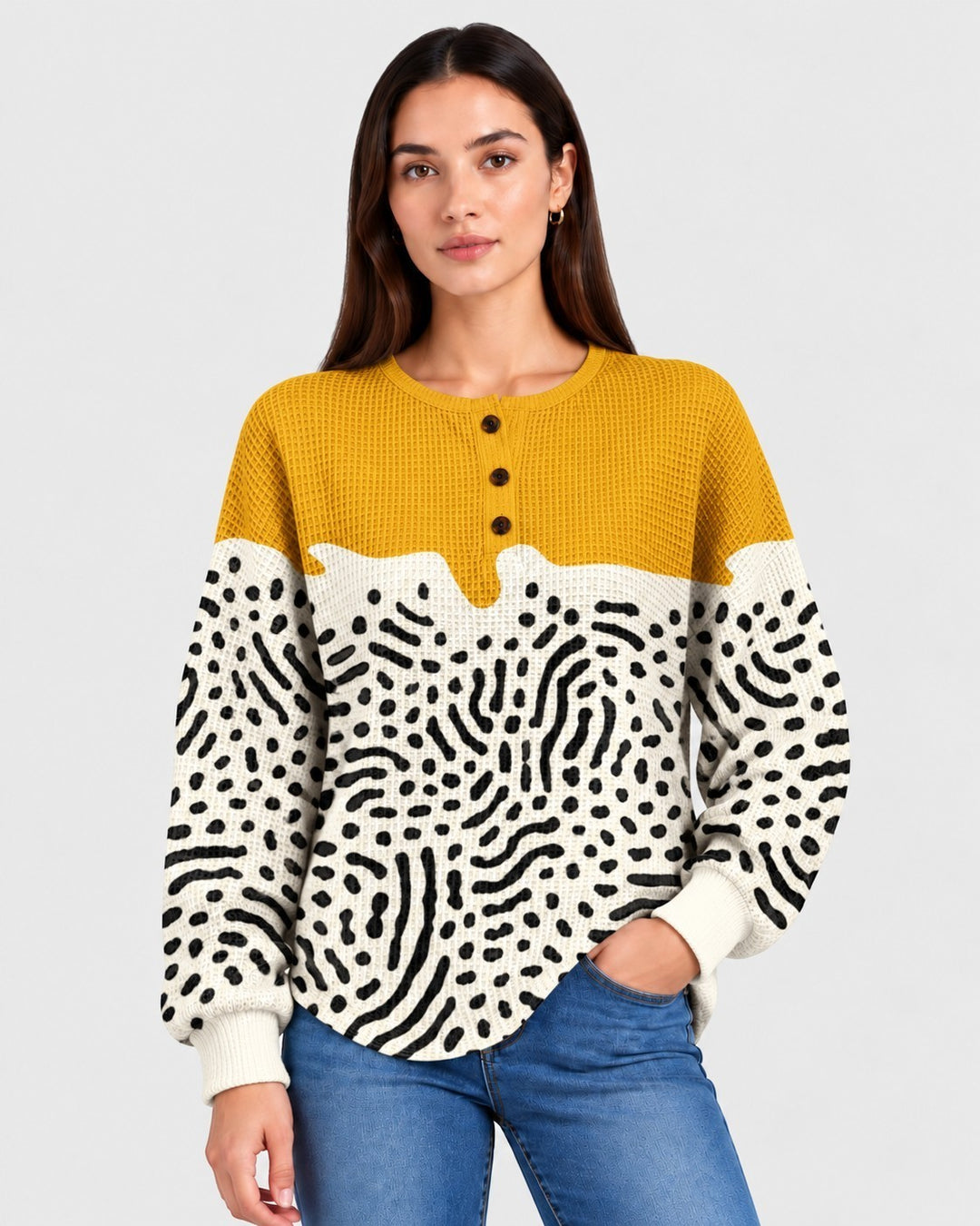 Eva – Maglia Henley grafica in senape | Luna Moda