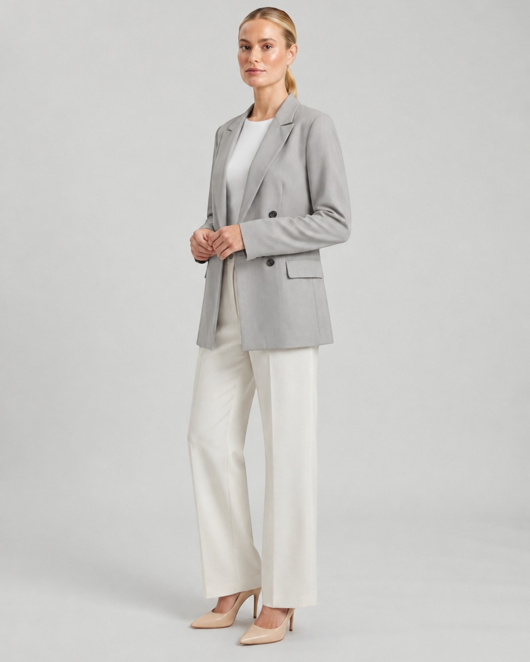 Luna Moda Felicia long grey tailored blazer with padded shoulders and defined waist worn by a model