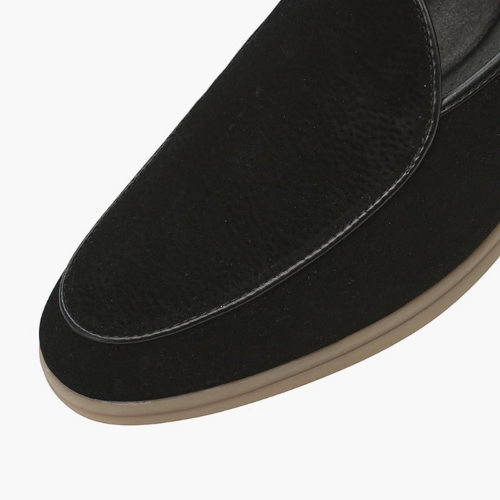 Luna Moda JOEL black full-grain leather loafer with a tapered toe and hand-stitched detailing