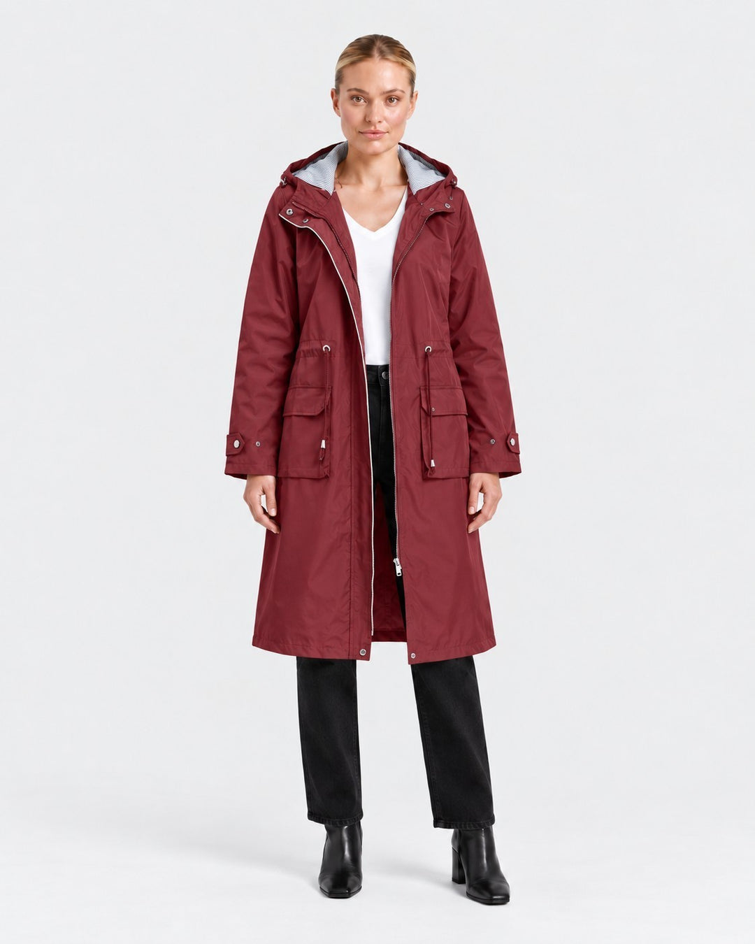 Luna Moda Ondina lightweight burgundy hooded trench coat with adjustable waist and pockets on a model