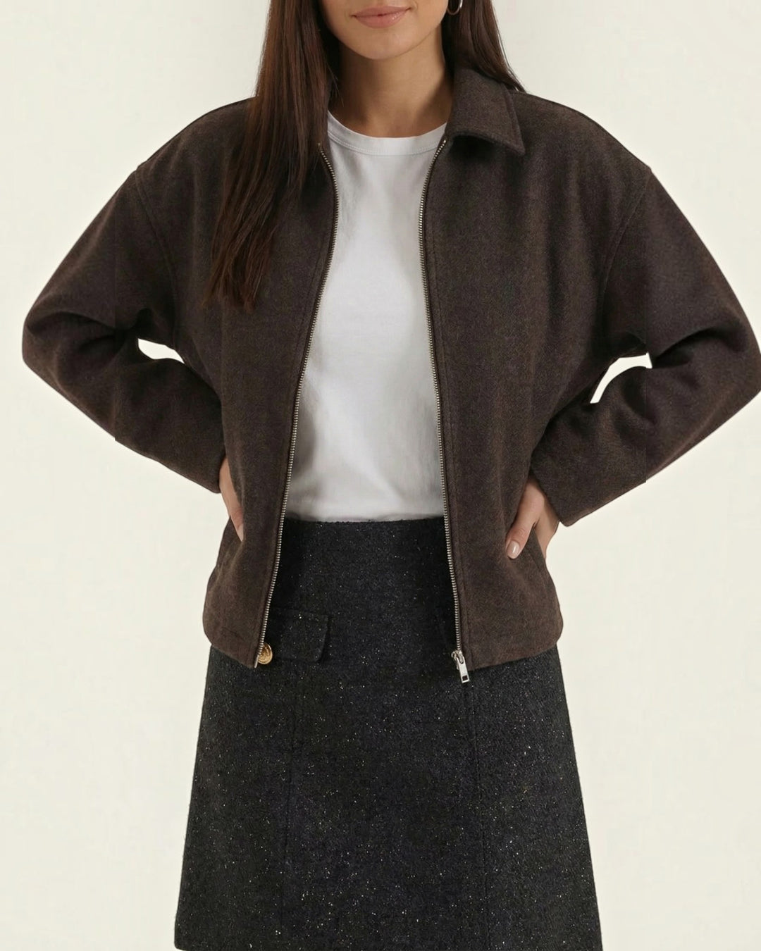 Luna Moda Teresa brown zip-up jacket with a relaxed fit, classic collar, and soft texture worn over a white tee.