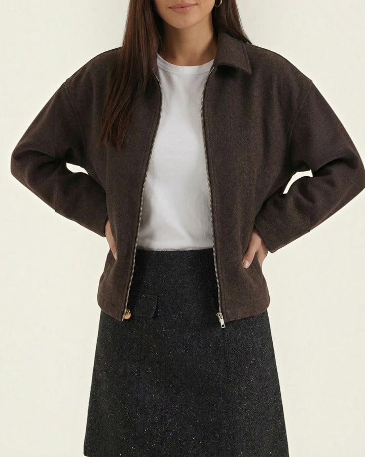 Luna Moda Teresa brown zip-up jacket with a relaxed fit, classic collar, and soft texture worn over a white tee.