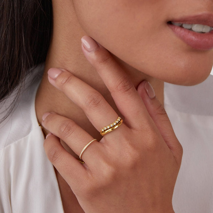 Anello a strati in cristallo bianco Marissa