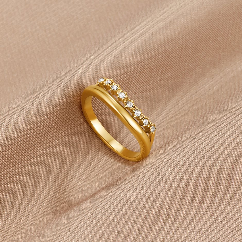 Anello a strati in cristallo bianco Marissa