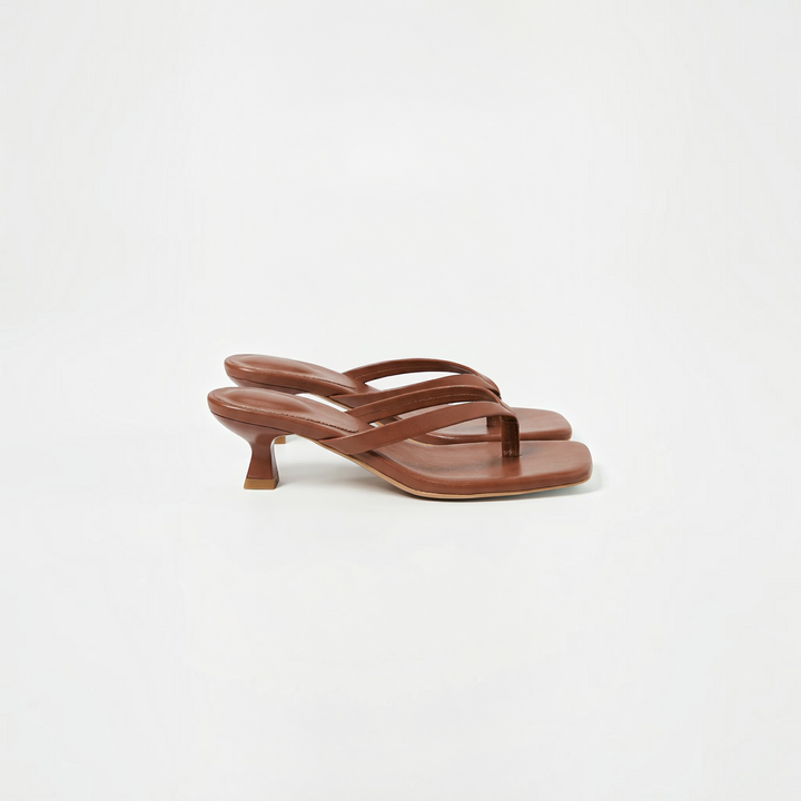 Luna Moda JESSICA brown kitten heel slide sandals with a minimalist square toe design for a feminine look.