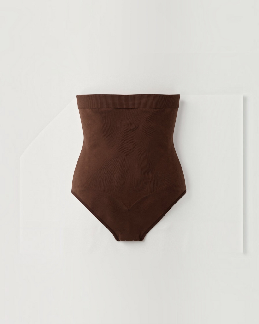 Luna Moda high-waisted shaping briefs in dark brown with seamless edges and targeted compression panels.