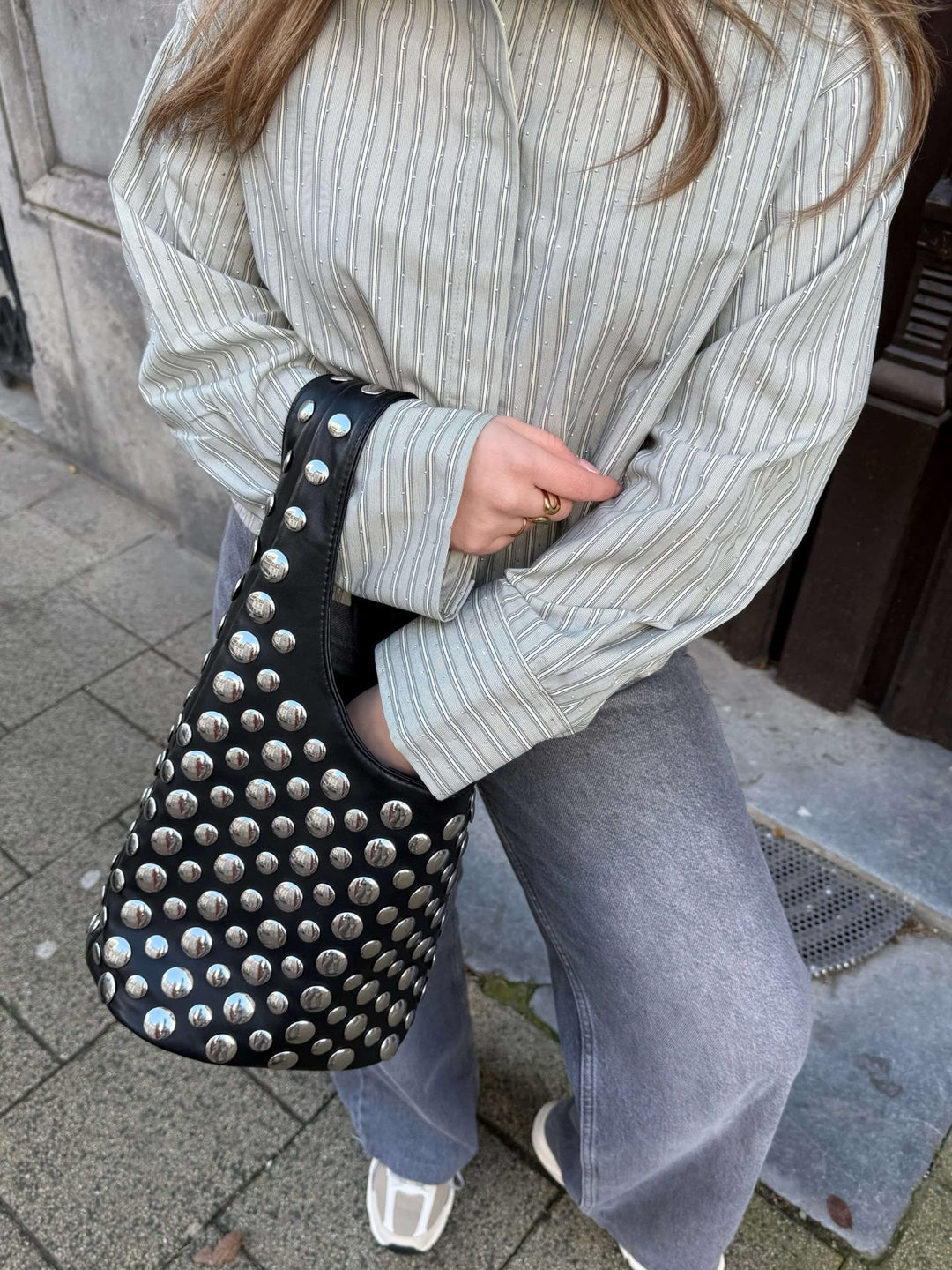 LIVIA - Borsa a secchiello con borchie