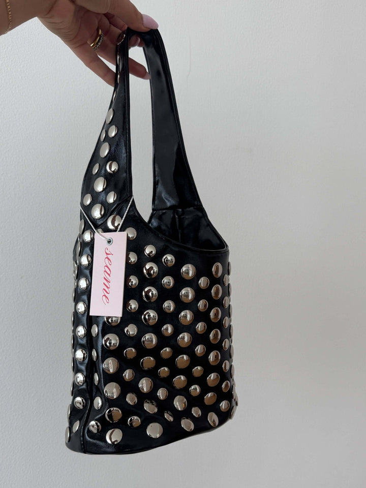 LIVIA - Borsa a secchiello con borchie