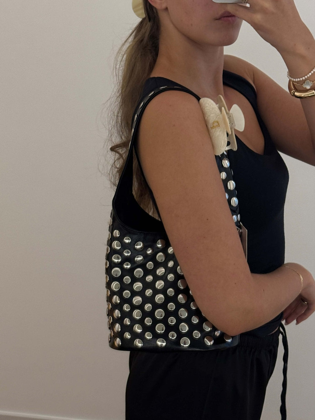 LIVIA - Borsa a secchiello con borchie
